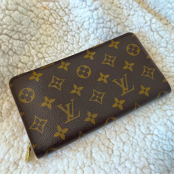 Louis Vuitton Handbags - Louis Vuitton Zippy wallet Monogram (2023080019)